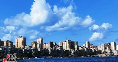 سحب وأمطار ببعض المناطق.. الأرصاد تكشف مفاجأة فى طقس الساعات المقبلة