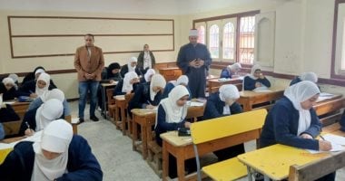 طلاب الأزهر للثانوية يؤدون امتحان القرآن والحديث الأدبي