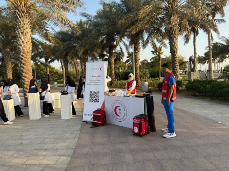 150 متطوعاً ومتطوعة لخدمة زوار الواجهة البحرية في مدينة جدة