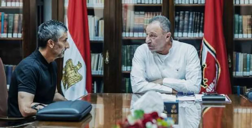 تفاصيل اجتماع الخطيب مع ريبيرو في الأهلي.. صفقات جديدة