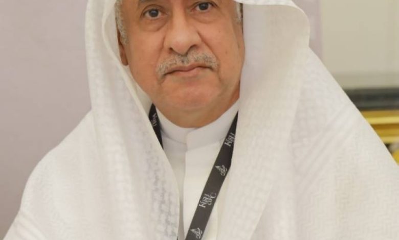 أدباء جدة يعبرون عن حزنهم العميق لرحيل الكاتب "قزّان" المفاجئ
