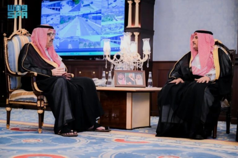 أمير الباحة يراجع خطة شركة المياه الوطنية لتوفير الخدمات خلال صيف هذا العام