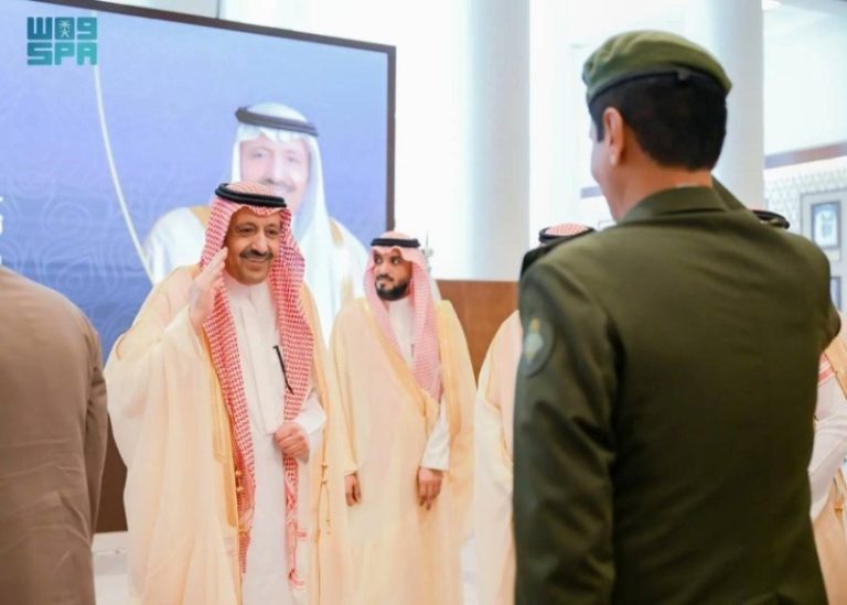 أمير الباحة يستقبل المهنئين بمناسبة عيد الأضحى المبارك ويشاركهم الفرحة والتهاني