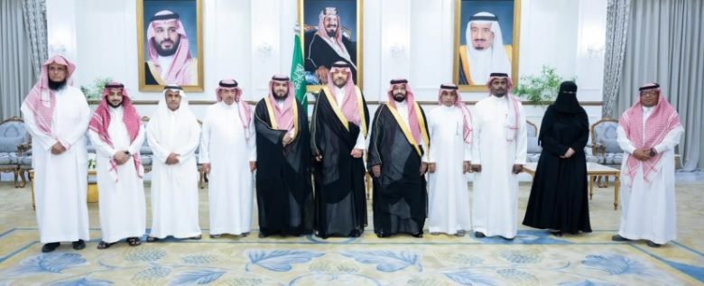 أمير الحدود الشمالية يقدّم جوائز للطلاب والط​البات الفائزين بمسابقات محلية ودولية