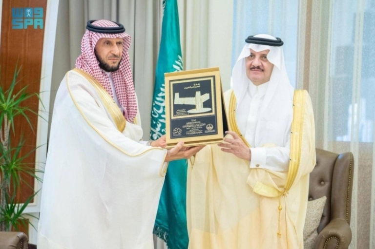 أمير الشرقية ونائبه يكرمان الداعمين والمشاركين في مهرجان ربيع النعيرية تقديرًا لجهودهم