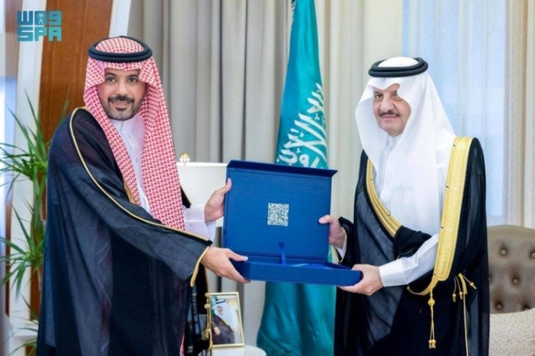 أمير الشرقية ونائبه يلتقيان مدير عام صندوق تنمية الموارد البشرية لتعزيز التعاون المشترك