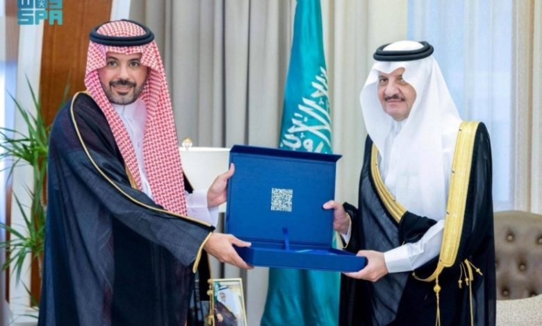 أمير الشرقية ونائبه يلتقيان مدير عام صندوق تنمية الموارد البشرية لتعزيز التعاون المشترك