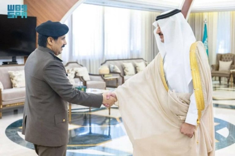 أمير الشرقية يثني على جهود رجال الأمن ويحتفي بالمساهمين في الإنجازات الأمنية