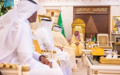 أمير القصيم يراجع تقرير مبادرة "أرض القصيم خضراء" ويثني على زراعة 7.5 مليون شجرة