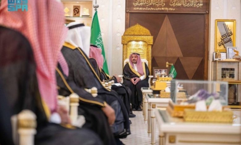 أمير القصيم يستلم التقرير السنوي لجمعية الفراولة ويثني على مساعدتها للمزارعين في المنطقة
