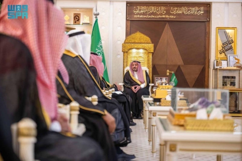 أمير القصيم يستلم التقرير السنوي لجمعية الفراولة ويثني على مساعدتها للمزارعين في المنطقة