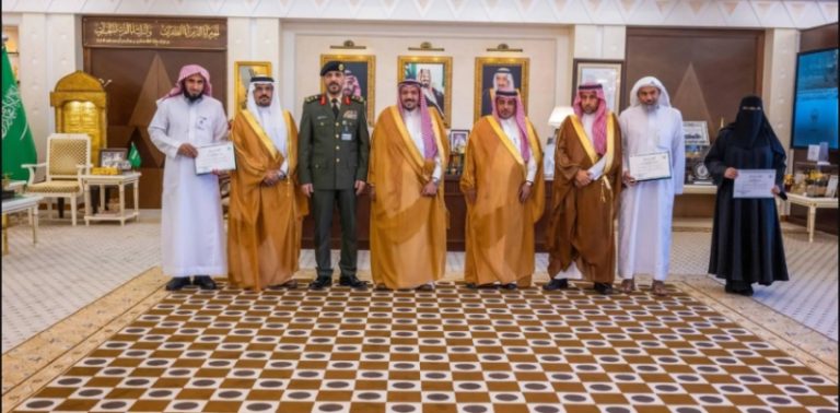 أمير القصيم يقدّم التكريم لرؤساء لجان الإمارة المشاركين في اختبارات القرآن الكريم لنزلاء السجون
