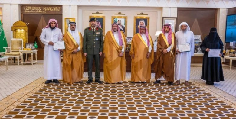 أمير القصيم يقدّم التكريم لرؤساء لجان الإمارة المشاركين في اختبارات القرآن الكريم لنزلاء السجون