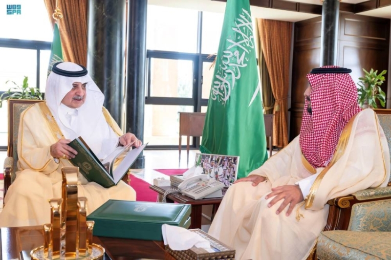 أمير تبوك يشيد بجهود فرع وزارة الشؤون الإسلامية في المنطقة ودوره المتميز