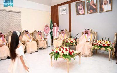 أمير جازان ونائبه يجتمعان مع كبار المشايخ وأهالي جزيرة فرسان لمناقشة القضايا المحلية