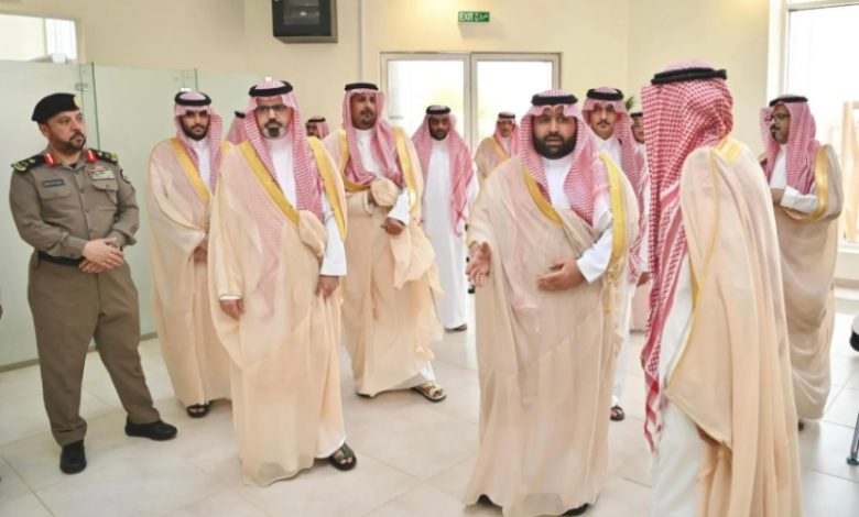 أمير منطقة جازان يقوم بزيارة تفقدية لمكتب الضمان الاجتماعي في محافظة جزر فرسان