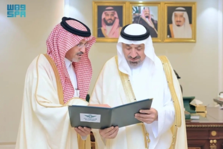 أمير نجران يستعرض إحصائيات حركة الخطوط السعودية في مطاري نجران وشرورة لعام مضى