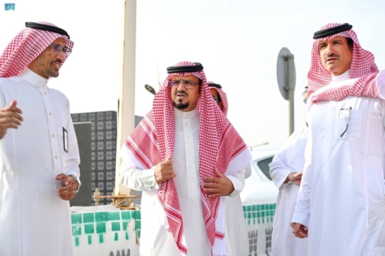 أمين الباحة يقوم بجولة تفقدية في منتزه الأمير متعب ومواقع أخرى في بني كبير