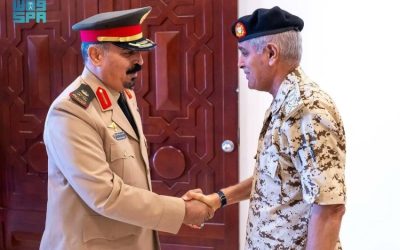 أمين التحالف الإسلامي يناقش مع رئيس هيئة الأركان البحريني تعزيز التعاون لمكافحة الإرهاب
