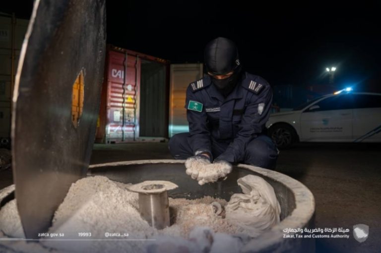 إحباط تهريب 1.7 مليون حبة من “الإمفيتامين” في ميناء جدة الإسلامي عبر الزكاة والضرائب والجمارك