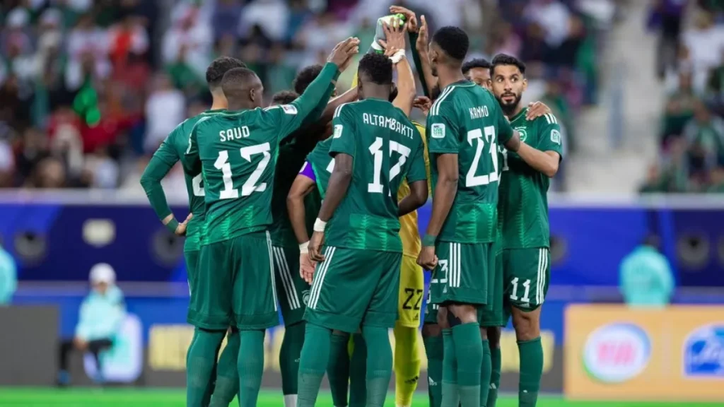إصابة خطيرة قد تعيق مسيرة لاعب الأخضر السعودي في الكأس الذهبية وتثير قلق رينارد
