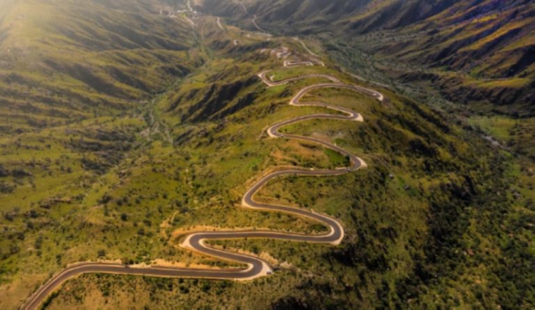 إغلاق جزئي لعقبة الجعدة شمال أبها بدءاً من الساعة التاسعة صباحاً لأعمال الصيانة