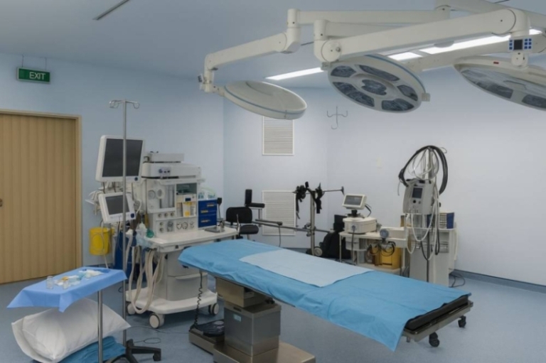 إنقاذ شاب تعرض لإصابات خطيرة في الرأس والصدر بمستشفى الأمير عبدالمحسن في العلا