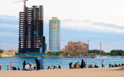ازدحام ملحوظ في كورنيش المستقبل بمدينة جدة خلال الفترة الحالية