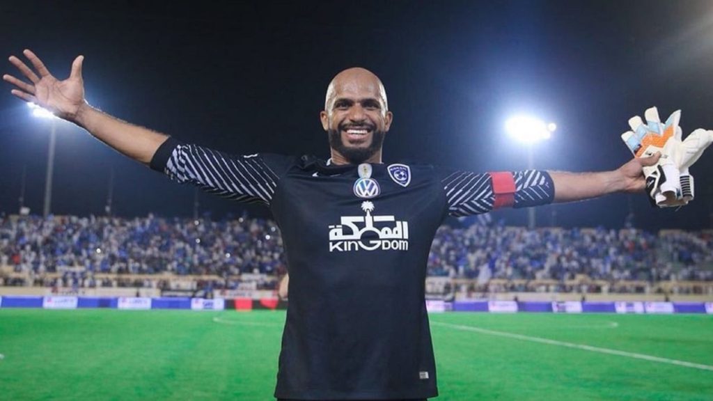 الحبسي يوجه كلمة تحفيزية للاعبي الهلال قبل مواجهة ريال مدريد "كونوا أقوياء"
