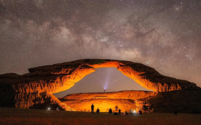 العلا سماء تروي جمالها بعدسات المصورين وشغف محبي الفلك والنجوم
