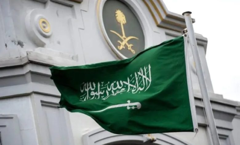 القنصلية السعودية في لوس أنجلوس تحث المواطنين على تجنب التجمعات والمظاهرات منعاً لأي خطر