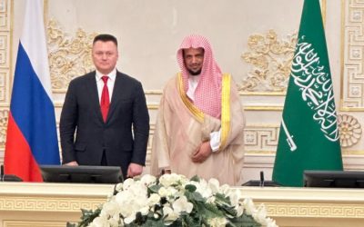 النائب العام يناقش تعزيز التعاون العدلي وتبادل الخبرات مع نظيره الروسي في سان بطرسبورغ