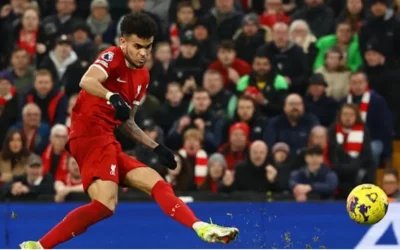 النصر يطرح عرضاً تاريخياً لضم لويس دياز جناح فريق ليفربول الإنجليزي