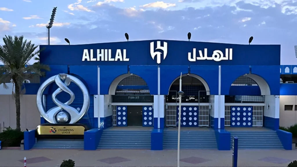 الهلال ومايكل إدواردز: فرص التعاون مع مدير رياضي لليفربول تلوح في الأفق