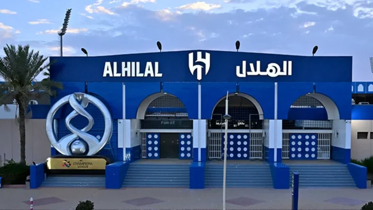 الهلال ومايكل إدواردز: فرص التعاون مع مدير رياضي لليفربول تلوح في الأفق