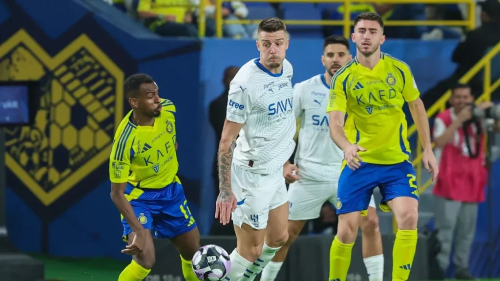 الهلال يعيق صفقة النصر العالمية ويثير تساؤلات حول ما سيحدث في المستقبل