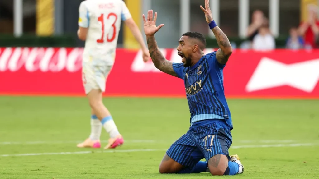 الهلال يواجه خطر الخروج بعد تعادله المخيب أمام سالزبورج في كأس العالم للأندية