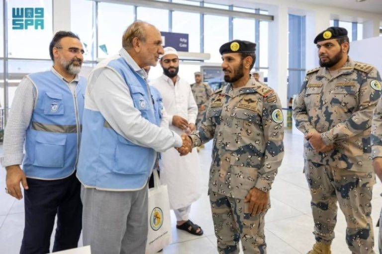 الودعاني يتفقد ميدانياً أداء منسوبي حرس الحدود والخدمات المقدمة لضيوف الرحمن في جديدة عرعر