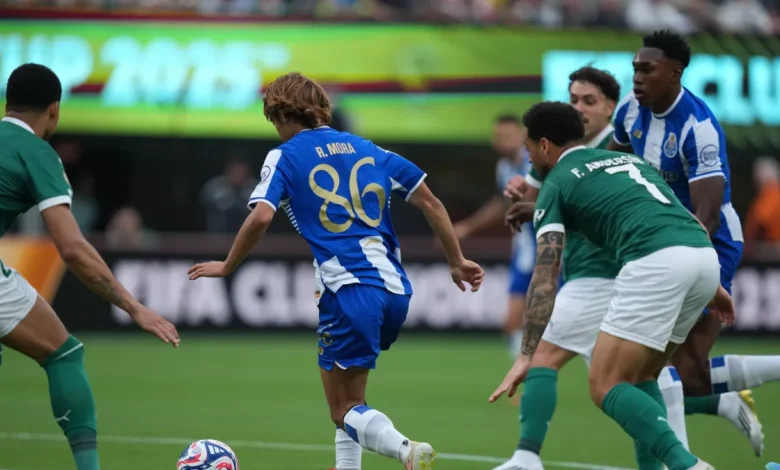 بالميراس يتعثر بالتعادل أمام بورتو في منافسات كأس العالم للأندية
