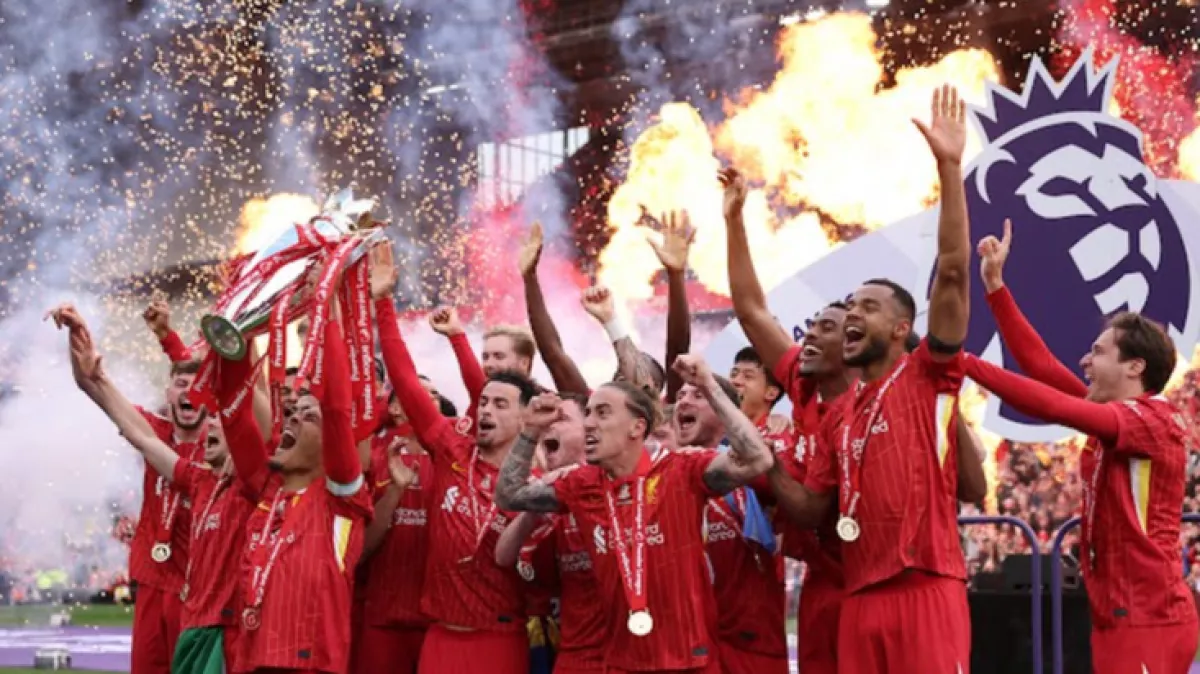 باير ليفركوزن يبحث عن لاعب من ليفربول لتعويض رحيل جوناثان تاه