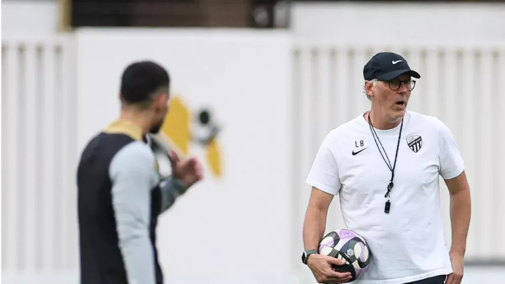 بلانيس يعد الاتحاد للهيمنة على الألقاب في خطة تثير خوف الهلال والنصر