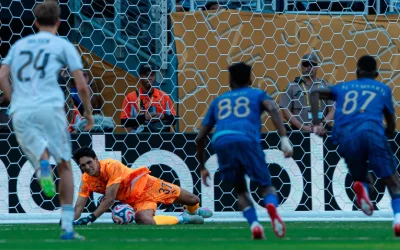بونو التاريخي يسجل رسائل لجماهير الهلال بعد تعادل ريال مدريد وماذا أفاد؟