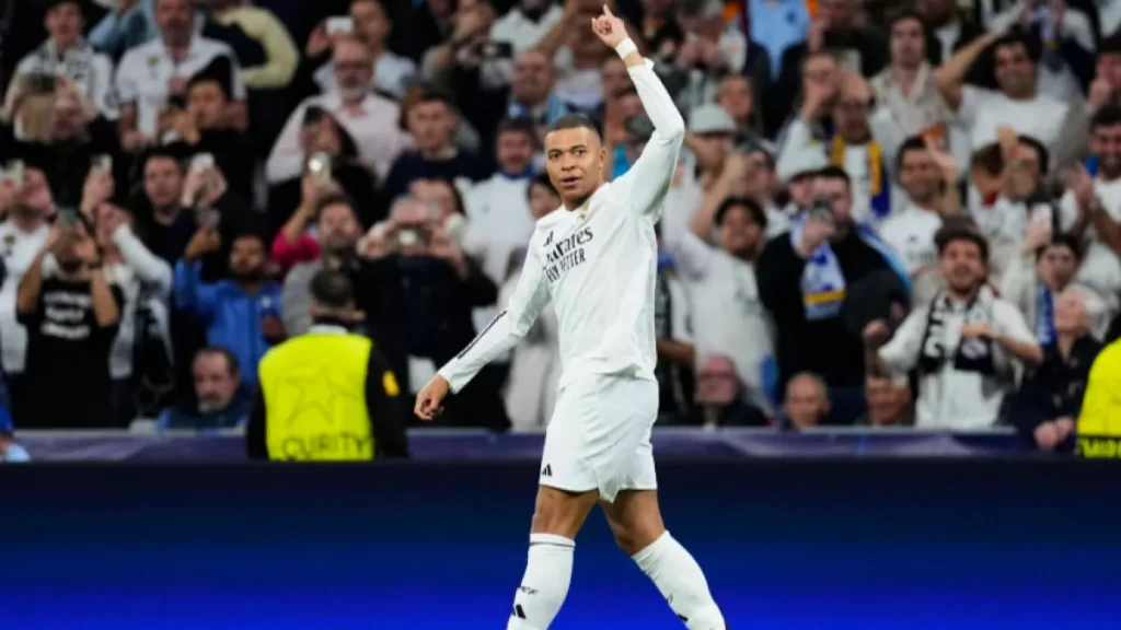 تاريخ أول ظهور لمبابي مع ريال مدريد في بطولة كأس العالم للأندية