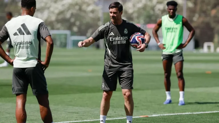 تحذير صارم من ألونسو للاعبي ريال مدريد قبل مواجهة الهلال في البطولة العالمية