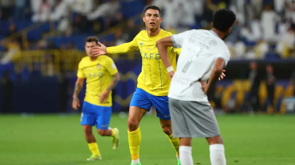 تطور مثير بشأن مستقبل رونالدو مع النصر واستعداد الفريق لإتمام الصفقة النهائية