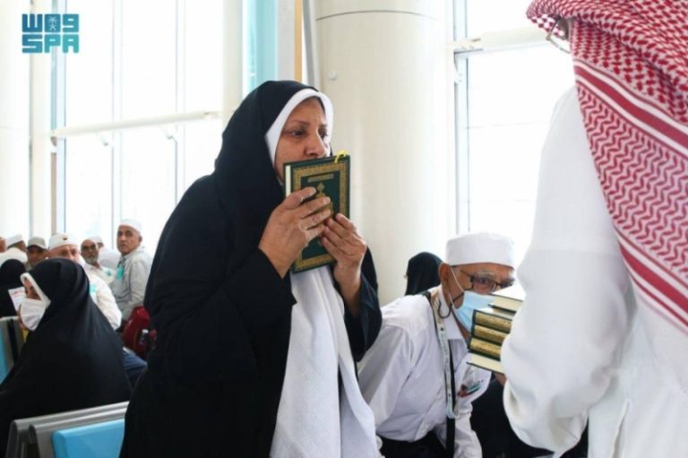 تفويج 65 ألف حاج إيراني لأداء الحج والعمرة مع بقاء 11 ألف حاج في الانتظار