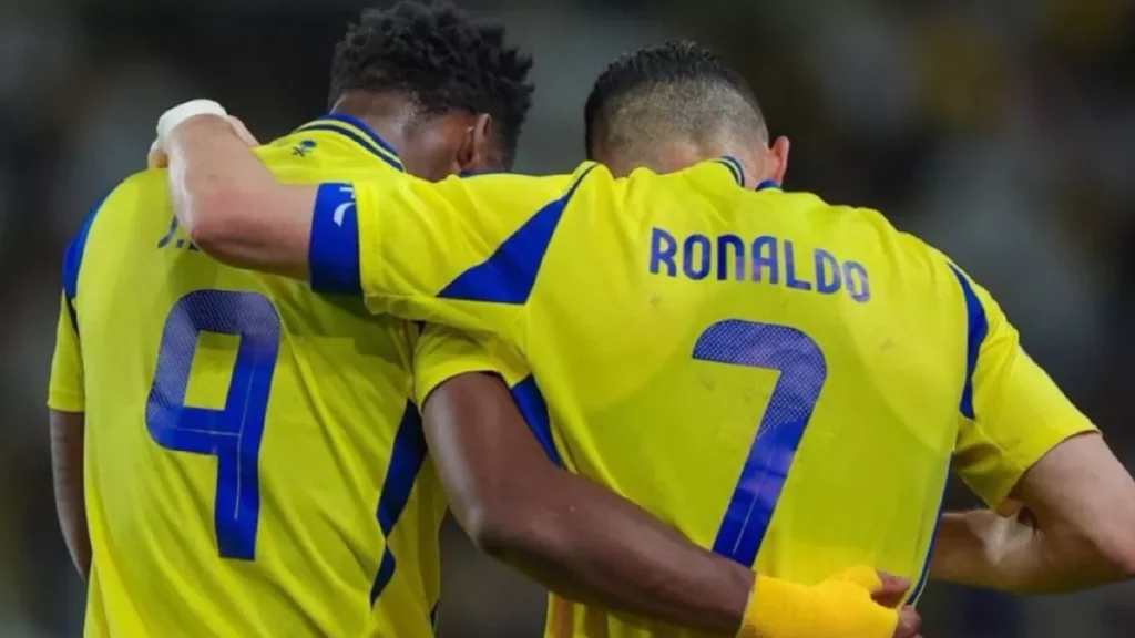 توتر متصاعد بين رونالدو ودوران في النصر وإمكانية استمرار أحدهما فقط