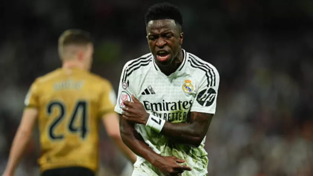 جماهير ريال مدريد تطالب برحيل فينيسيوس جونيور بعد تصرفه المثير للجدل