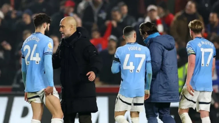 جوارديولا يصف نجم مانشستر سيتي بأنه لاعب مدهش ومتميز في أدائه