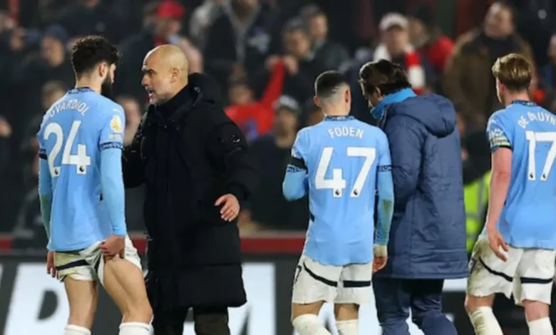 جوارديولا يصف نجم مانشستر سيتي بأنه لاعب مدهش ومتميز في أدائه